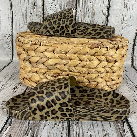 Steve Madden Sofi Leopard Print Slides Women’s Sz 6 PreLoved Sandals Pool Slides - Picture 5 of 7
